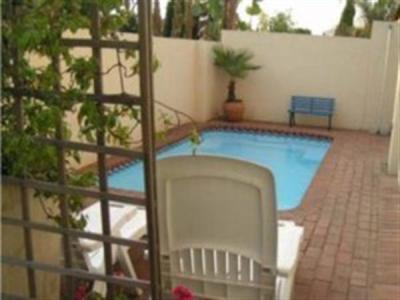 2 Bedroom Cluster in Centurion Golf Estate-18
