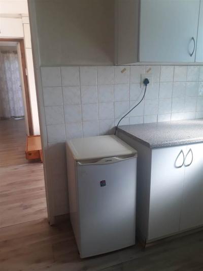 2 Bedroom Garden Cottage in Universitas-9