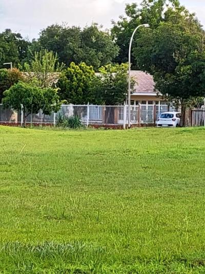 2 Bedroom Garden Cottage in Universitas-12