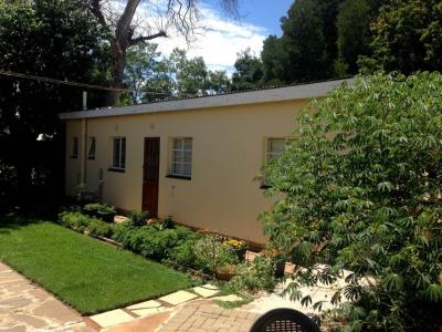 2 Bedroom Garden Cottage in Universitas-2