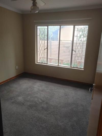 2 Bedroom Garden Cottage in Pellissier-3