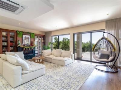 4 Bedroom House in Camps Bay