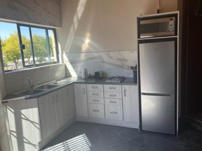 4 Bed House in Middelpos-14