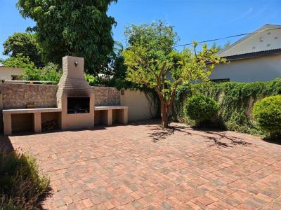 4 Bed House in Middelpos-11