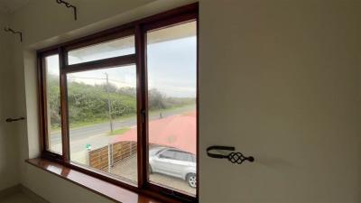 3 Bedroom Flat in Gonubie-10