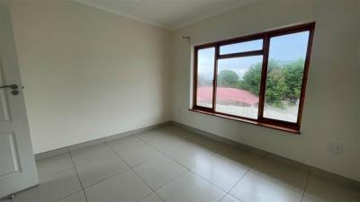 3 Bedroom Flat in Gonubie-5
