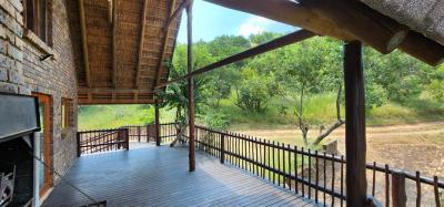 4 Bedroom House in Mabalingwe Nature Reserve-13