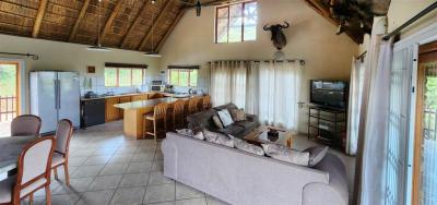 4 Bedroom House in Mabalingwe Nature Reserve-15