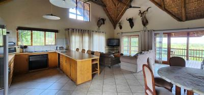 4 Bedroom House in Mabalingwe Nature Reserve-17