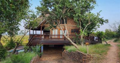 4 Bedroom House in Mabalingwe Nature Reserve-4