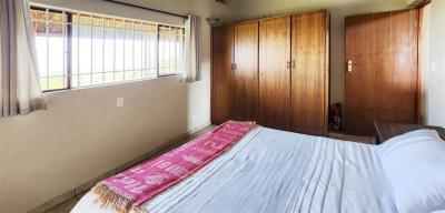 4 Bedroom House in Mabalingwe Nature Reserve-9
