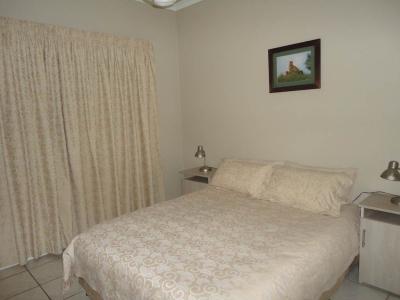 4 Bedroom Duplex in Summerstrand-10