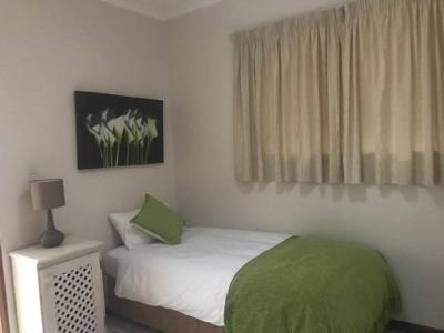 4 Bedroom Duplex in Summerstrand-11