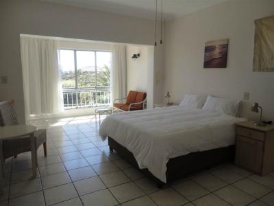 4 Bedroom Duplex in Summerstrand-18