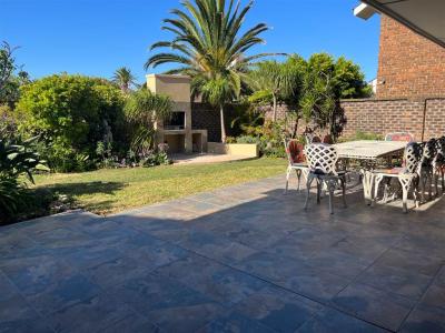4 Bedroom Duplex in Summerstrand-1
