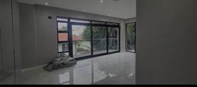 4 Bedroom Penthouse in Musgrave