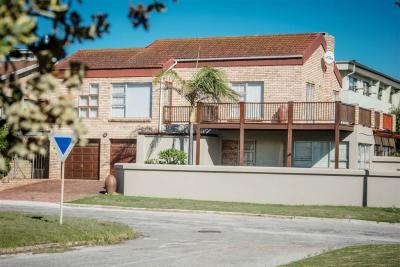 5 Bedroom House in Jeffreys Bay