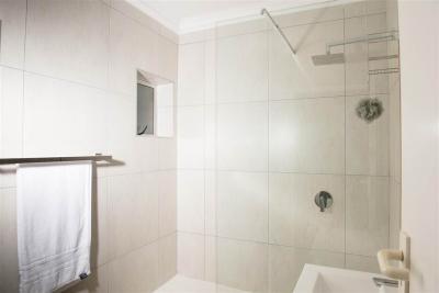5 Bedroom House in Jeffreys Bay-12