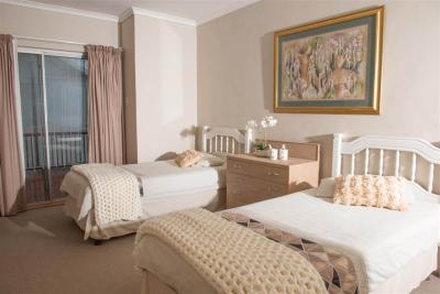 5 Bedroom House in Jeffreys Bay-15