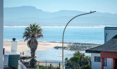 5 Bedroom House in Jeffreys Bay-3
