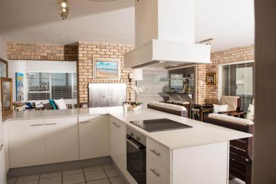 5 Bedroom House in Jeffreys Bay-8