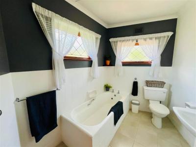 5 Bedroom House in Dawncliffe-11