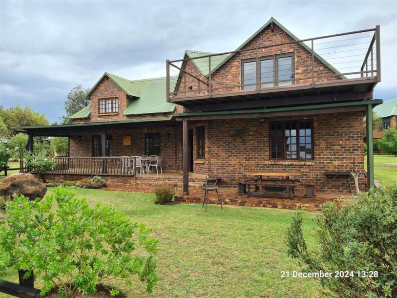 3 Bedroom House in Vaal Dam-1