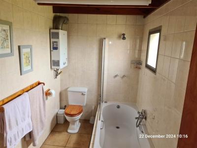 3 Bedroom House in Vaal Dam-12