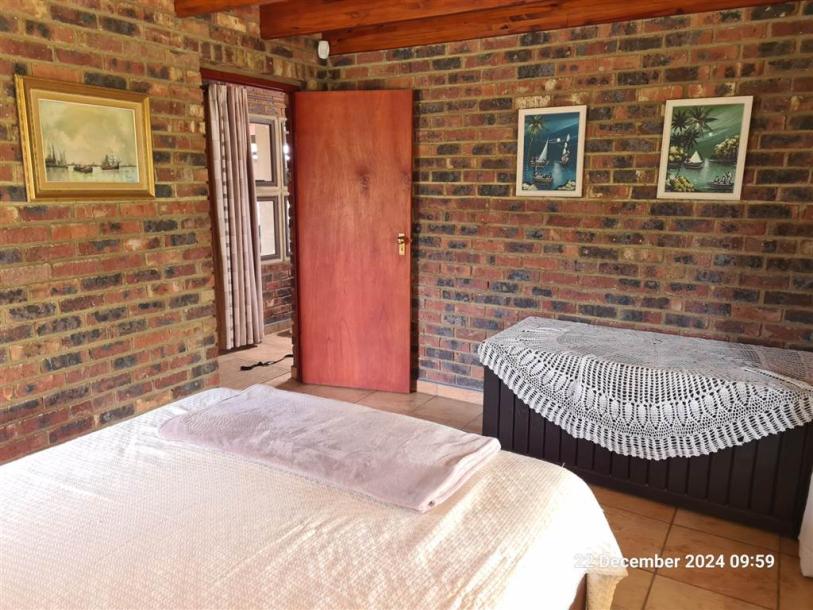 3 Bedroom House in Vaal Dam-13