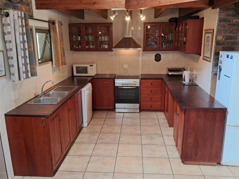 3 Bedroom House in Vaal Dam-7