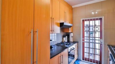 2 Bed Apartment in Sandown-10