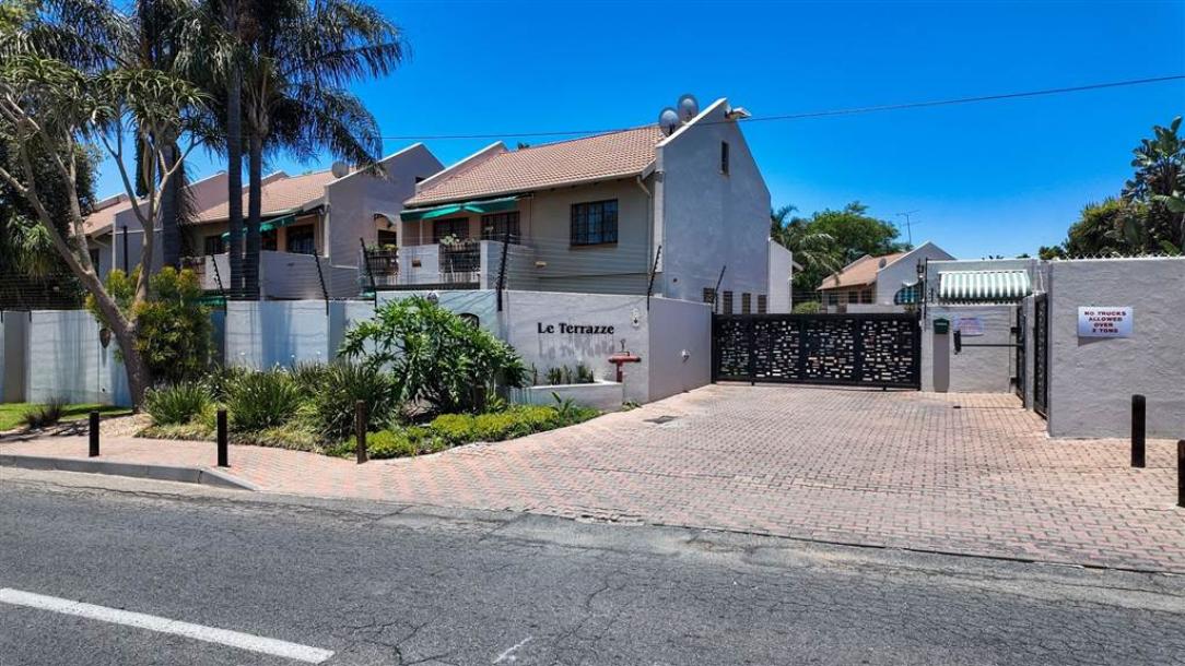 2 Bed Apartment in Sandown-19