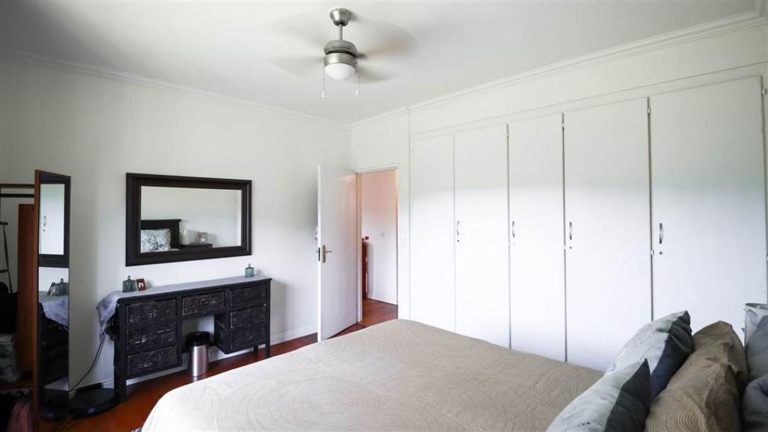 2 Bed Apartment in Sandown-7