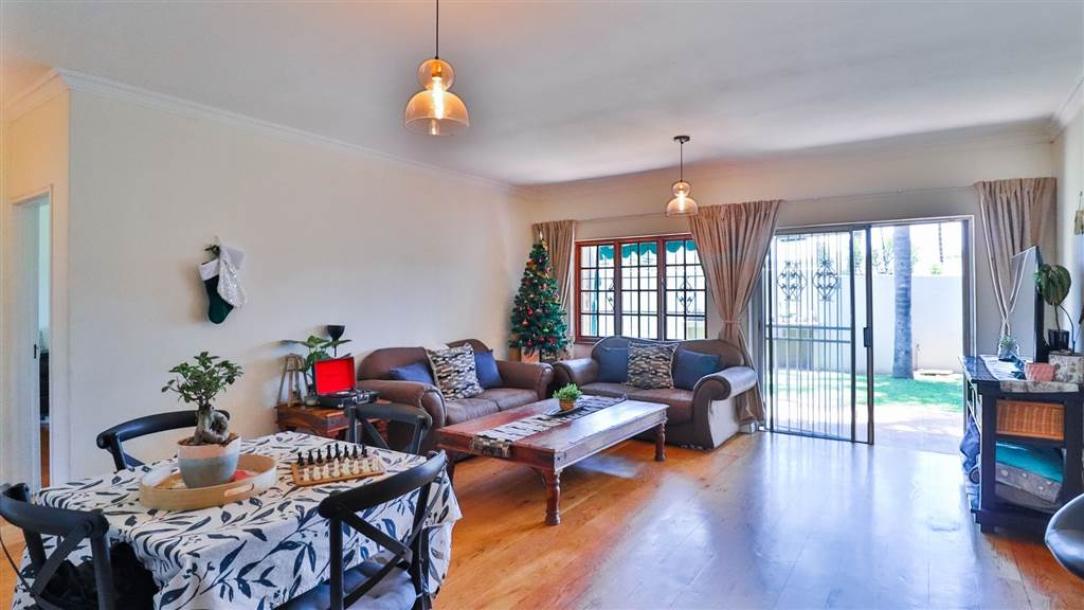 2 Bed Apartment in Sandown-0