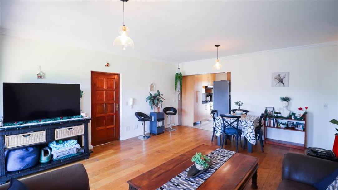 2 Bed Apartment in Sandown-3