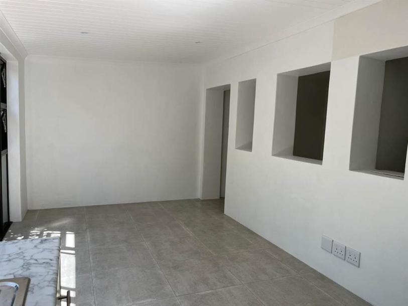2 Bed Apartment in Fish Hoek-3