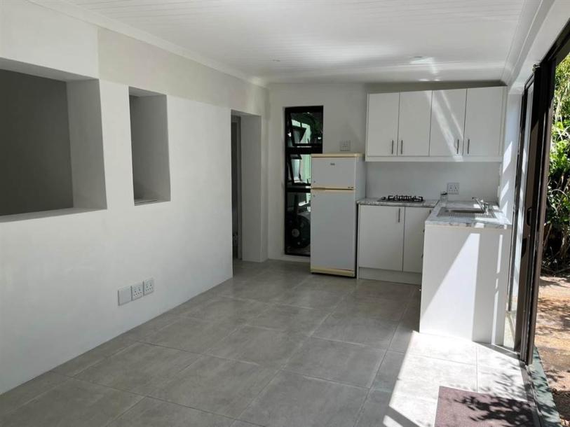 2 Bed Apartment in Fish Hoek-4