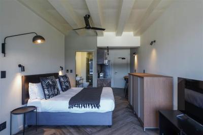 1 Bed Apartment in Foreshore-10