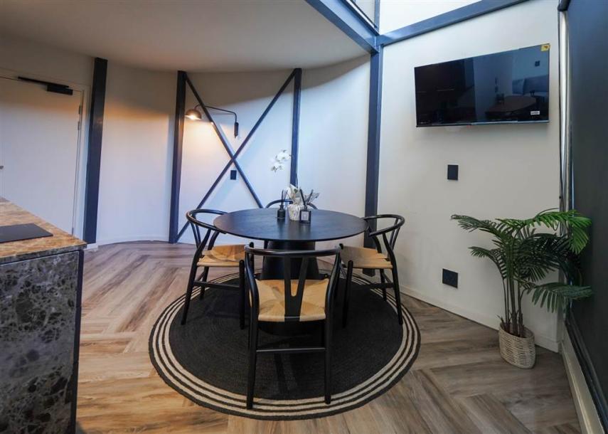 1 Bed Apartment in Foreshore-1