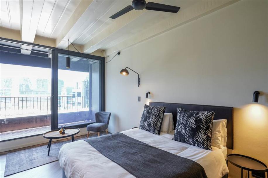 1 Bed Apartment in Foreshore-3