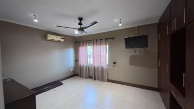 5 Bed House in Durban North-10