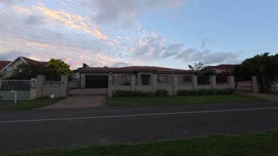 5 Bed House in Durban North-14
