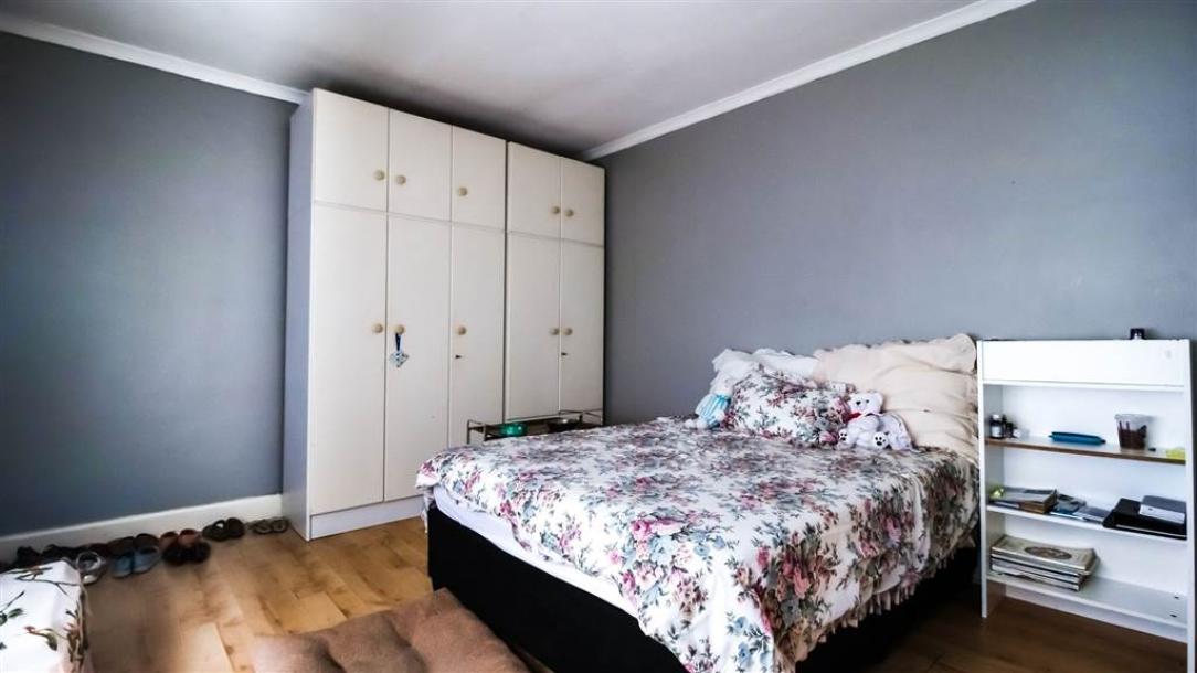 4 Bedroom House in Gordons Bay Central-11