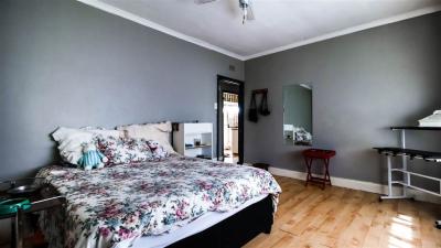 4 Bedroom House in Gordons Bay Central-12