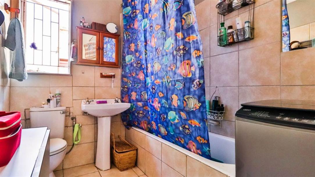 4 Bedroom House in Gordons Bay Central-13