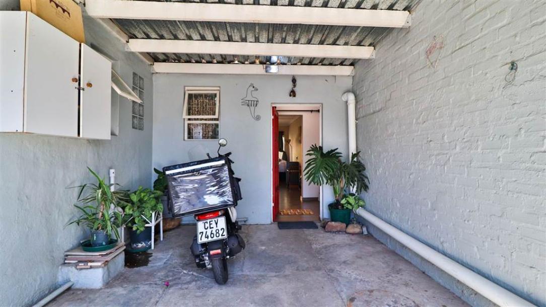 4 Bedroom House in Gordons Bay Central-17