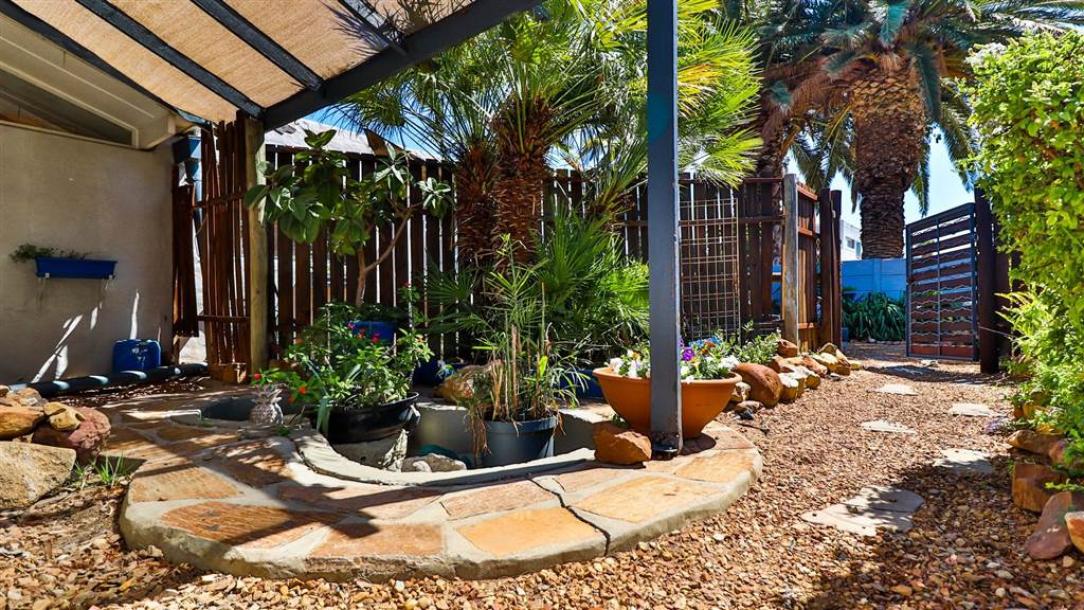 4 Bedroom House in Gordons Bay Central-5