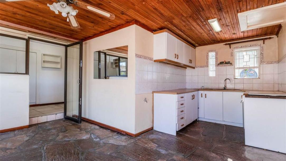 4 Bedroom House in Gordons Bay Central-7