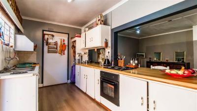 4 Bedroom House in Gordons Bay Central-8