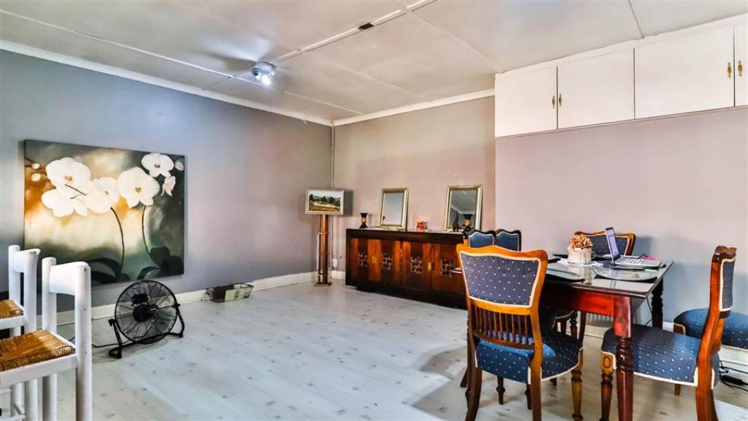 4 Bedroom House in Gordons Bay Central-9